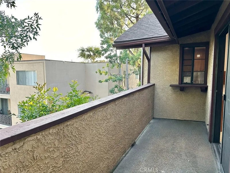 10220 De Soto Avenue 6