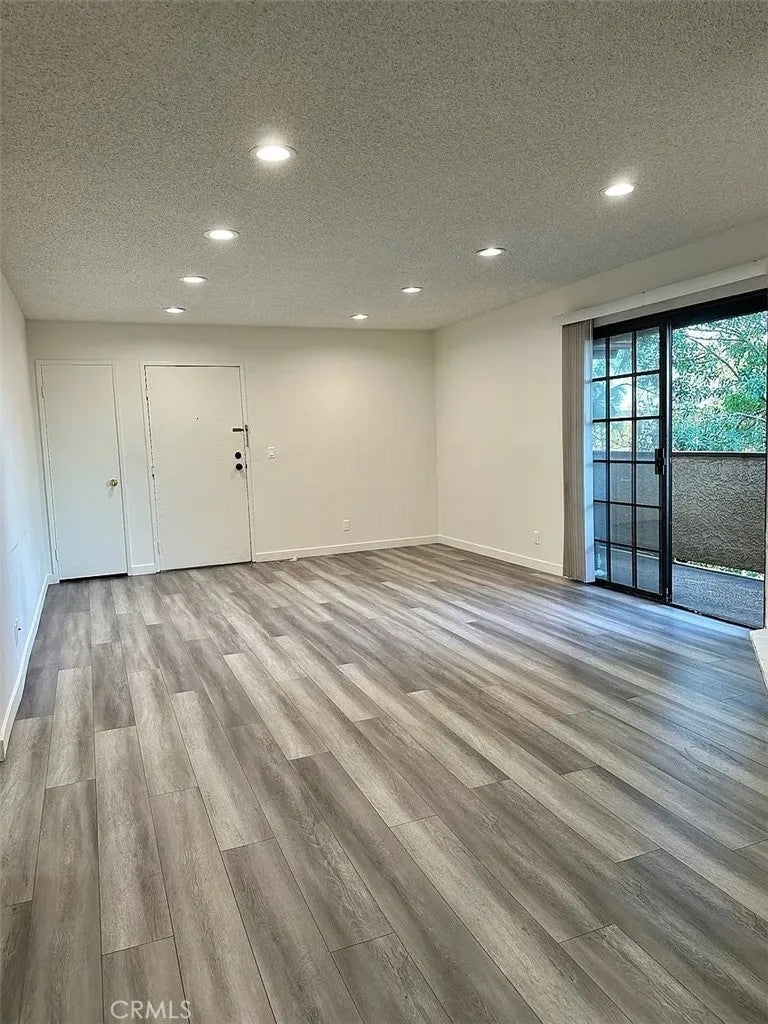 10220 De Soto Avenue 6