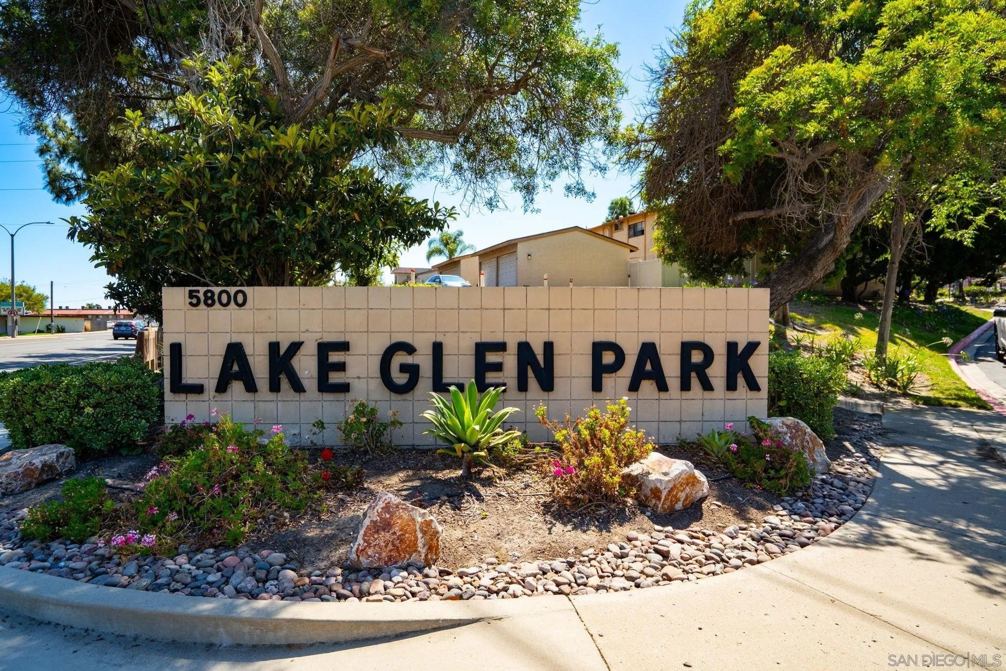 5800 Lake Murray Blvd 11