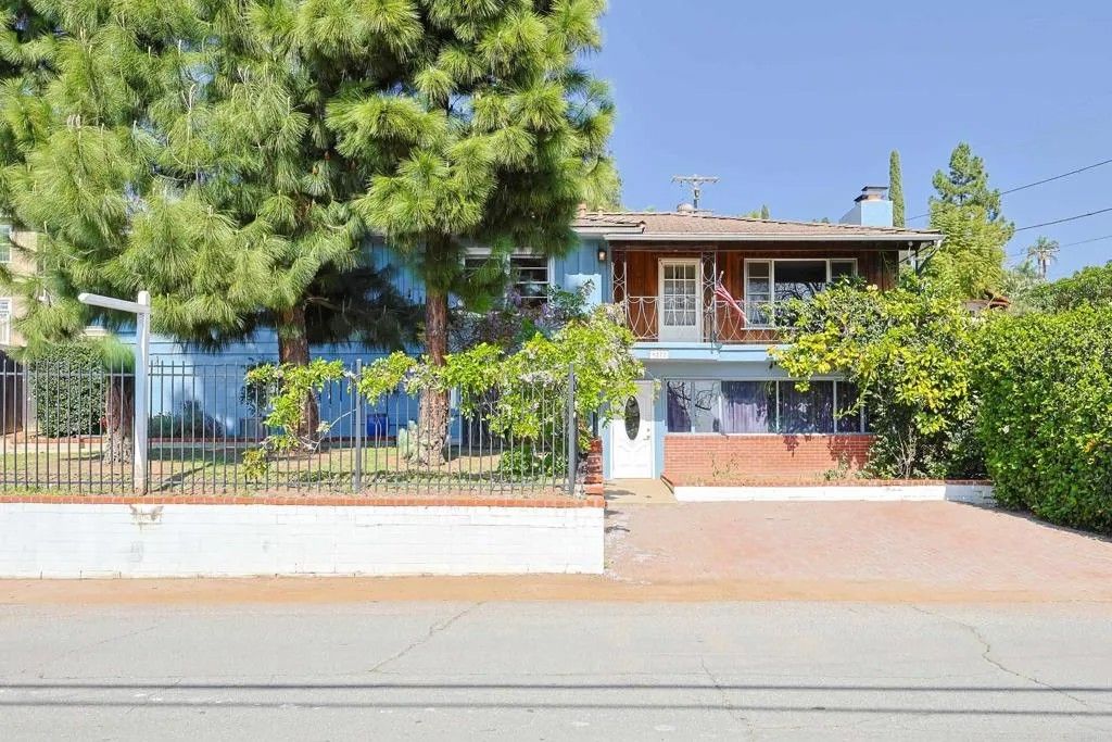 Photo of 9272 Mesa Vista, La Mesa, CA 91941 (MLS # PTP2601698)