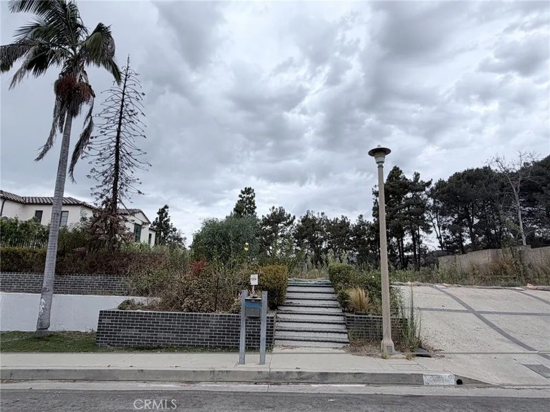 1425 Monte Grande