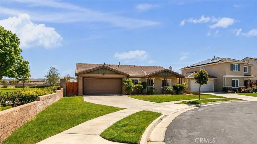 Photo of 279 Alverstone St, Hemet, CA 92543 (MLS # IV26088920)