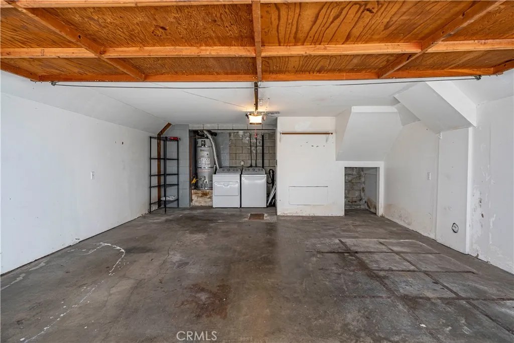 1221 N Sycamore 5