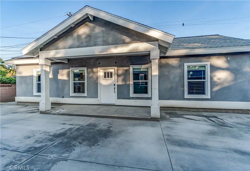 Photo of 13940 Brightwell Avenue, Paramount, CA 90723 (MLS # OC25279050)