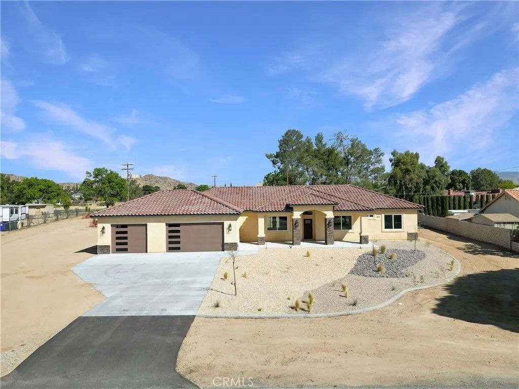 Photo of 14785 Tiger Tail Road, Apple Valley, CA 92307 (MLS # IG26005460)