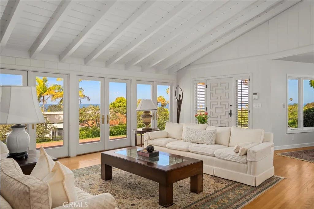 Photo of 8361 Calle Del Cielo, La Jolla, CA 92037 (MLS # PF26124419)