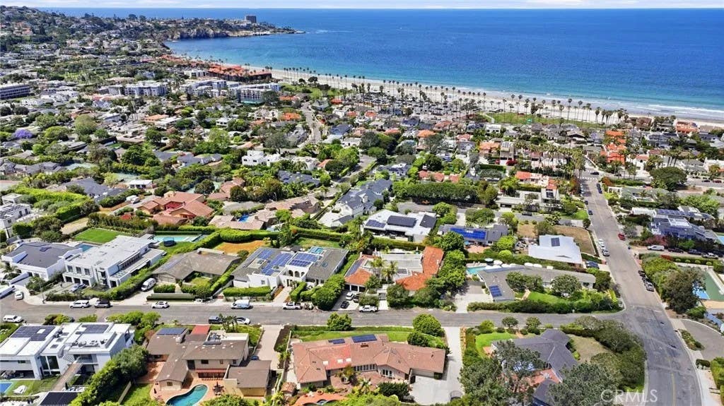 Photo of 8361 Calle Del Cielo, La Jolla, CA 92037 (MLS # PF26124419)