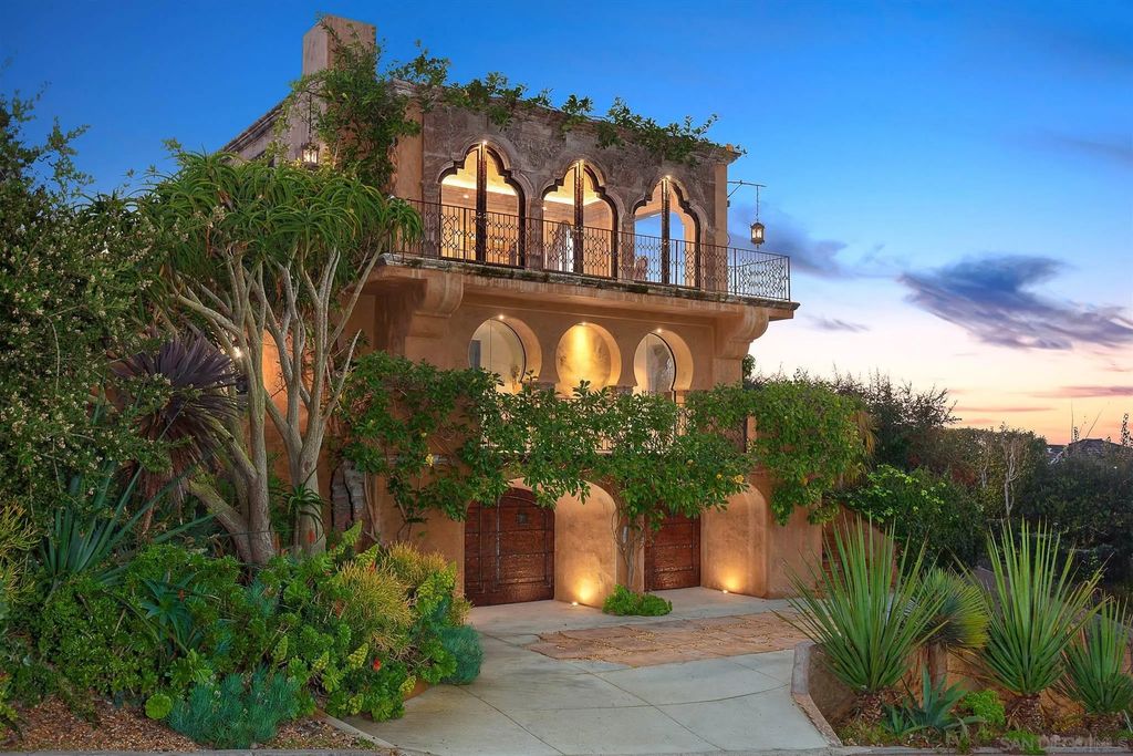 Photo of 7604 Country Club Drive, La Jolla, CA 92037 (MLS # 250040528)