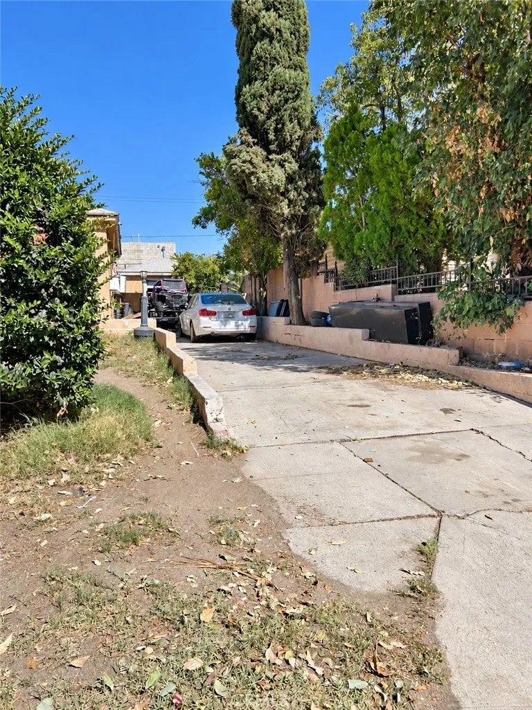 8536 Cayuga Avenue