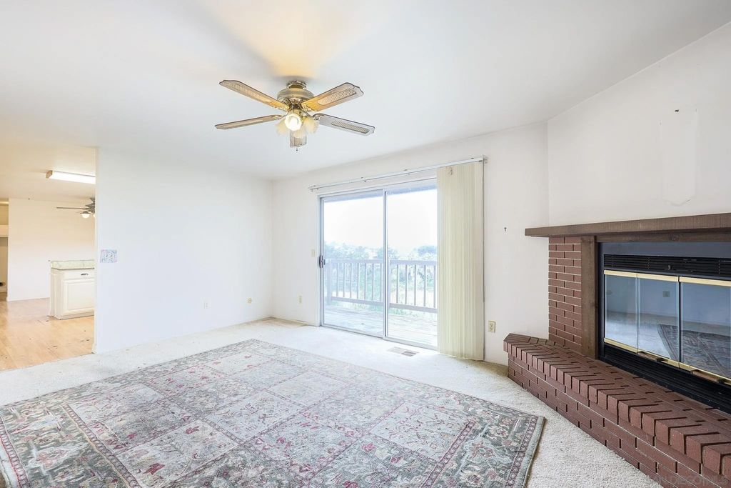 Photo of 221 Colina Ter, Vista, CA 92084 (MLS # 260002739)