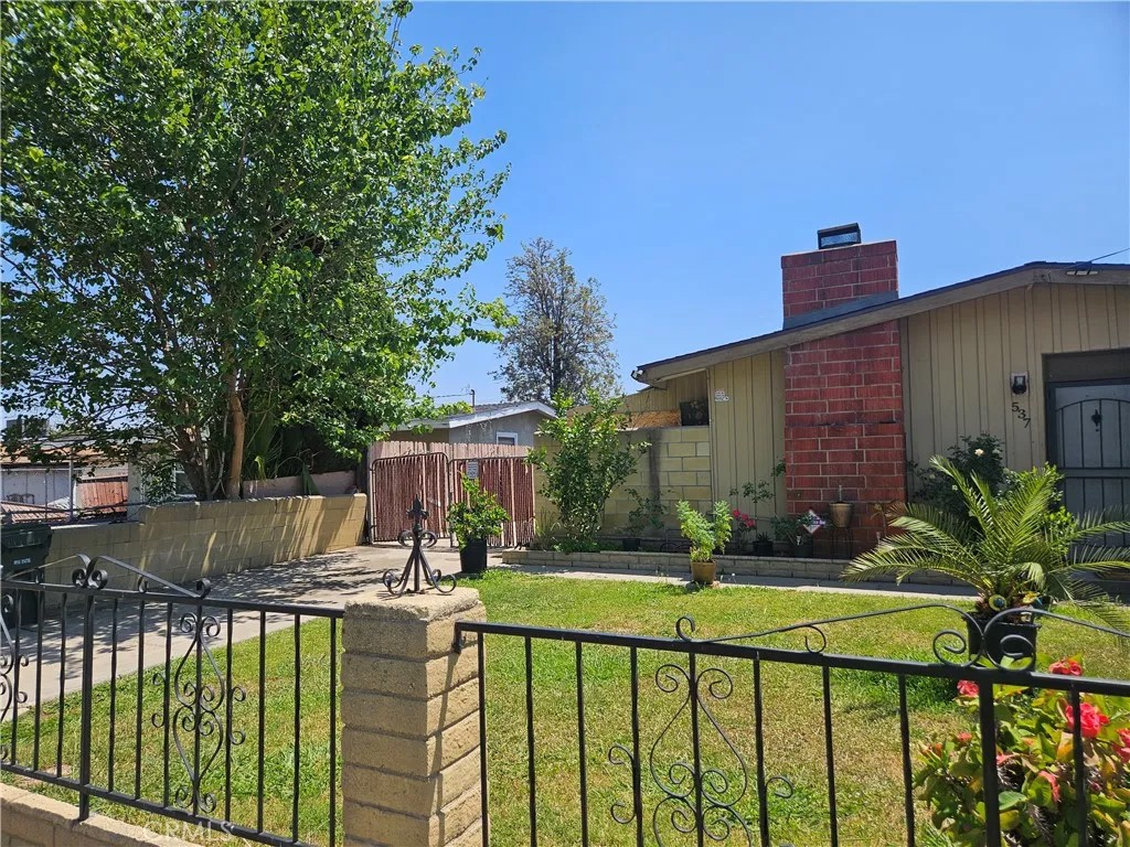 537 E 3rd