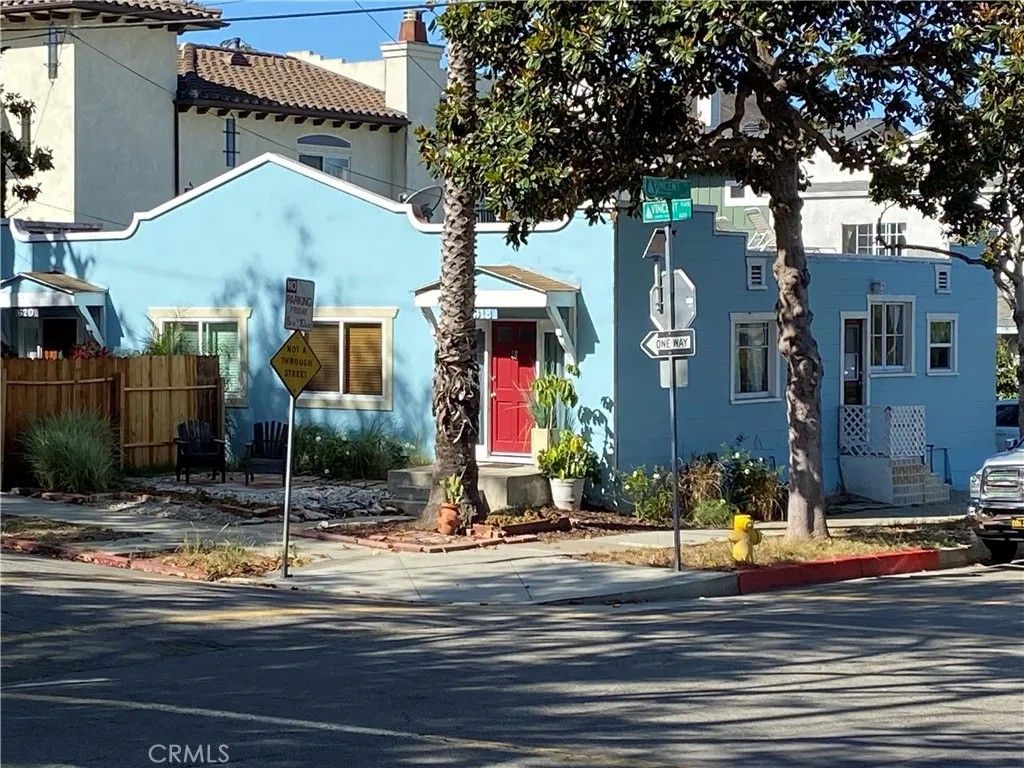 Photo of 618 Vincent Park, Redondo Beach, CA 90277 (MLS # PW26082059)