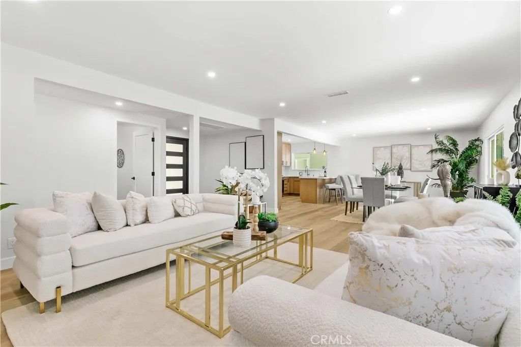 Photo of 10534 Colebrook, Shadow Hills, CA 91040 (MLS # GD25270089)