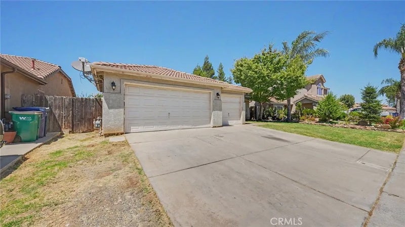 2204 W Sweet Water Court