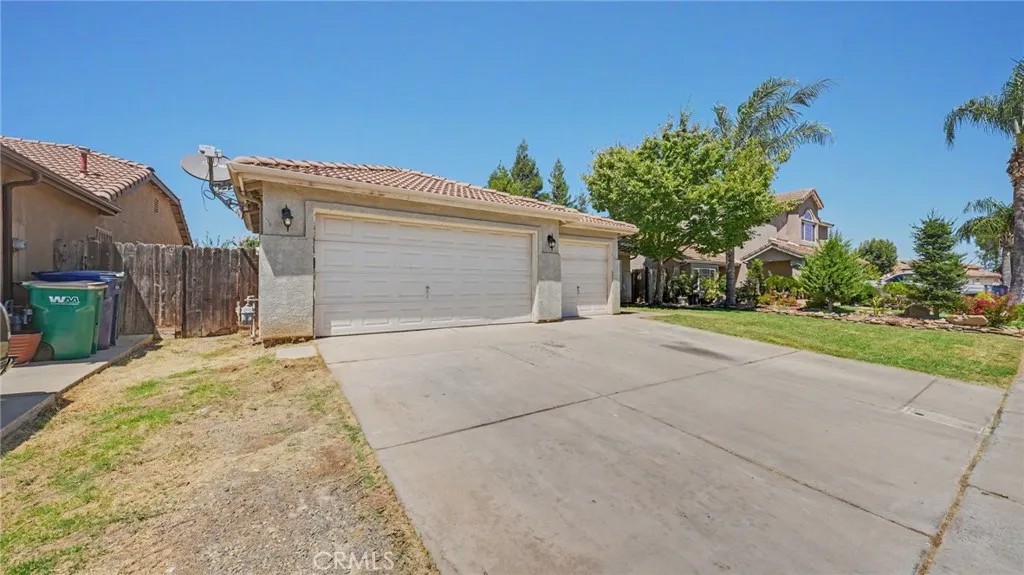 2204 W Sweet Water Court