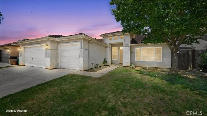 2204 W Sweet Water Court