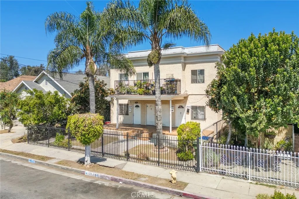 1543 W 22nd Place