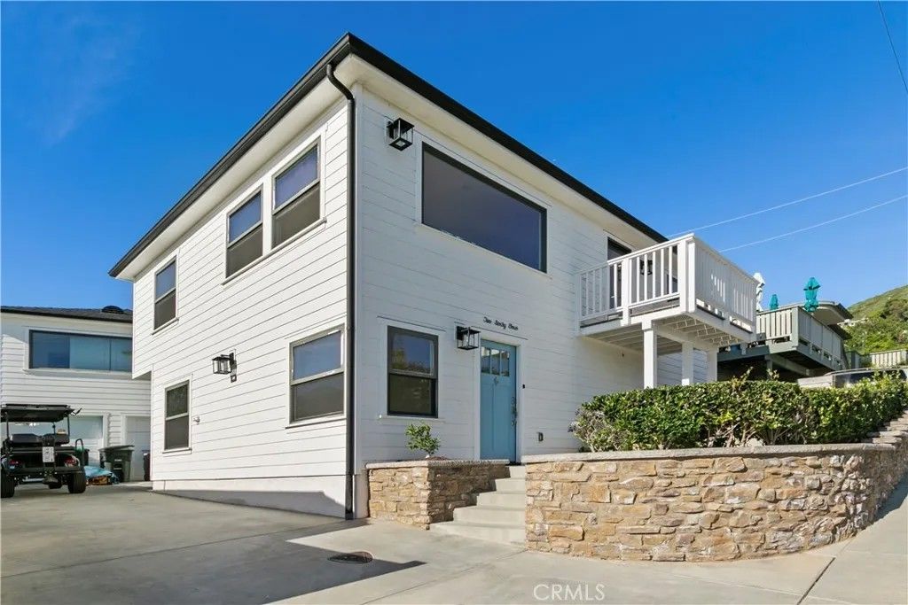 Photo of 264 San Joaquin Street, Laguna Beach, CA 92651 (MLS # OC26009375)