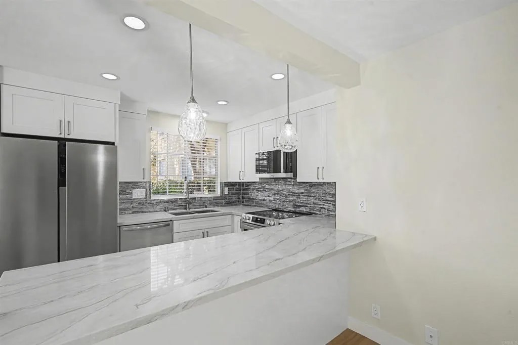 7385 Calle Cristobal 225