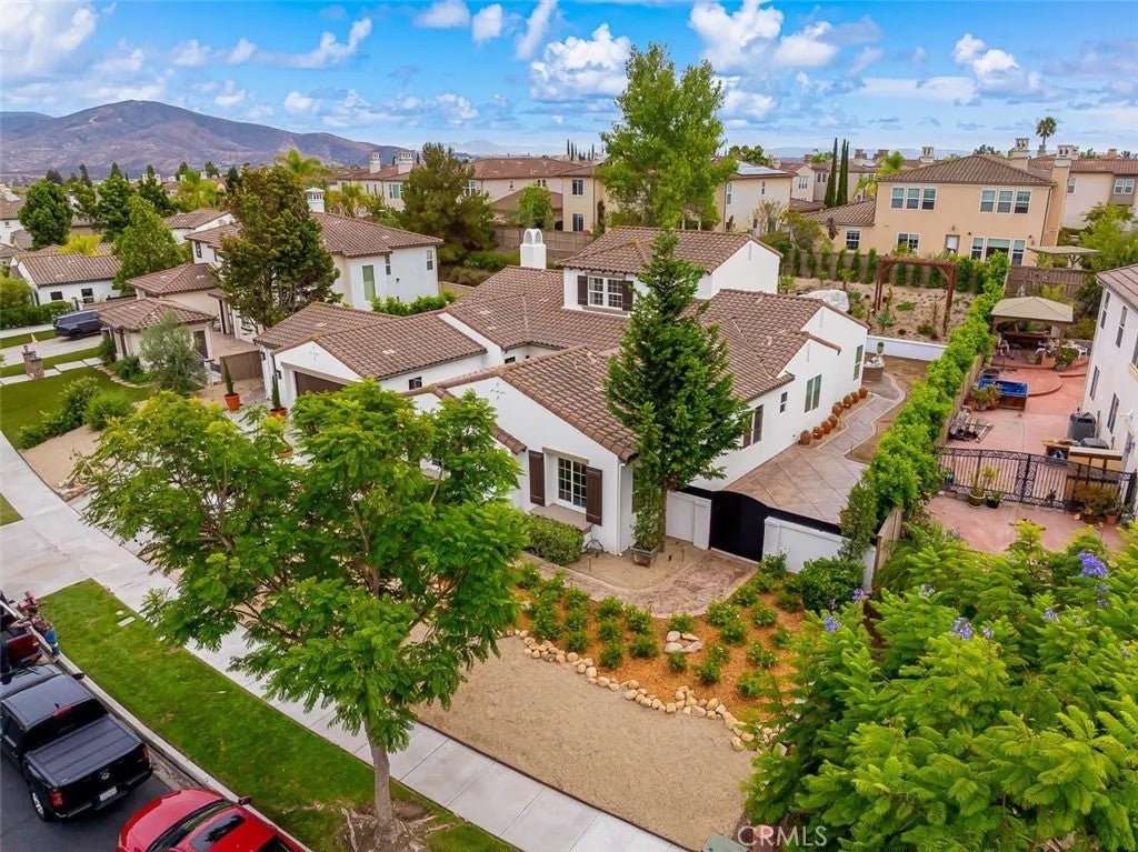 1328 N Paradise Ridge Way