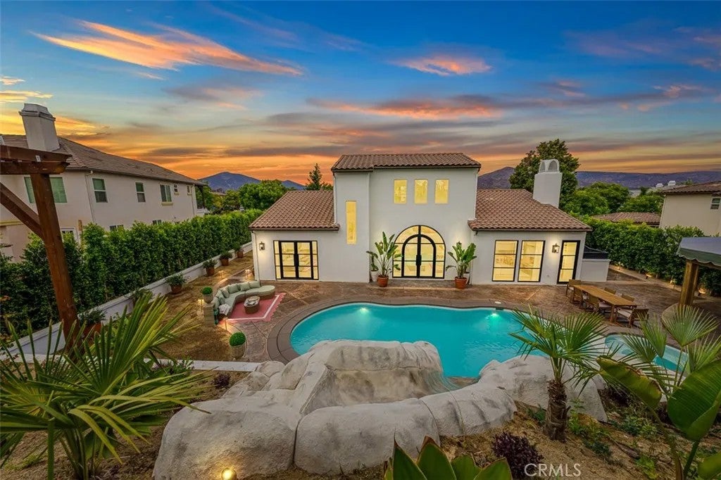 Photo of 1328 N Paradise Ridge Way, Chula Vista, CA 91915 (MLS # PW26178906)