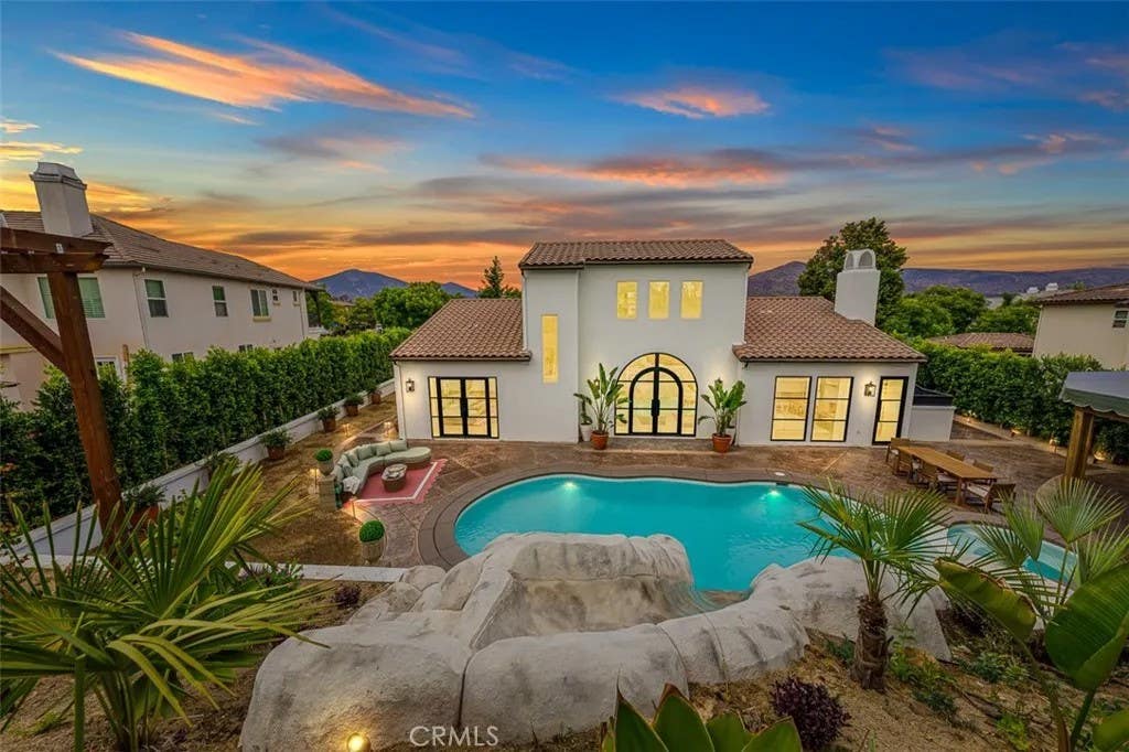 Photo of 1328 N Paradise Ridge Way, Chula Vista, CA 91915 (MLS # PW26178906)