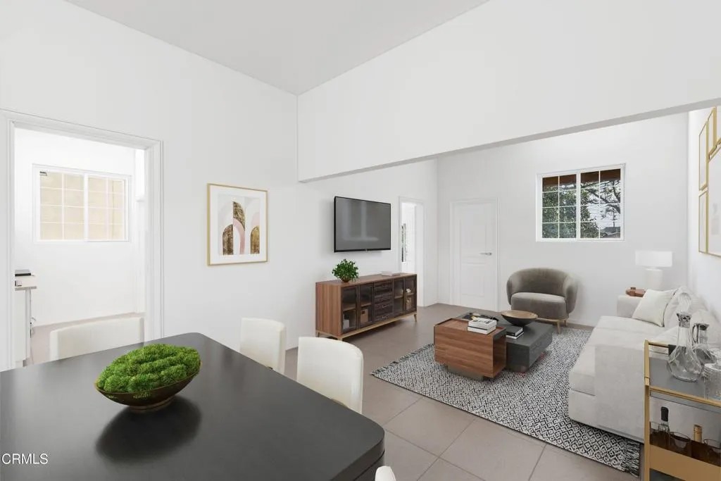 425 W 1st Street