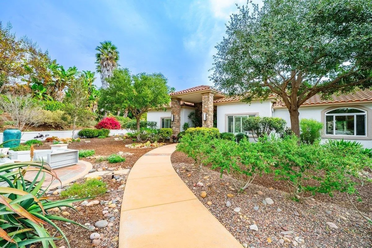 2860 Via Rancheros Way