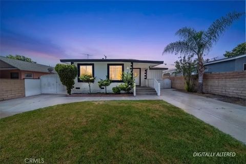 6610 San Carlos Street Paramount CA 90723