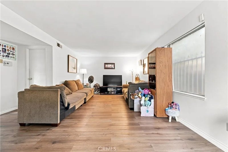 379 E Randall