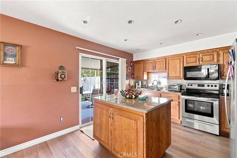 379 E Randall