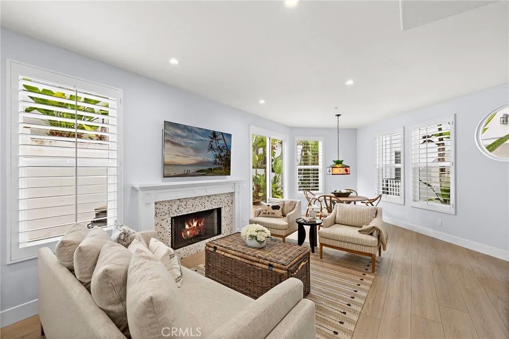 253 W Marquita B