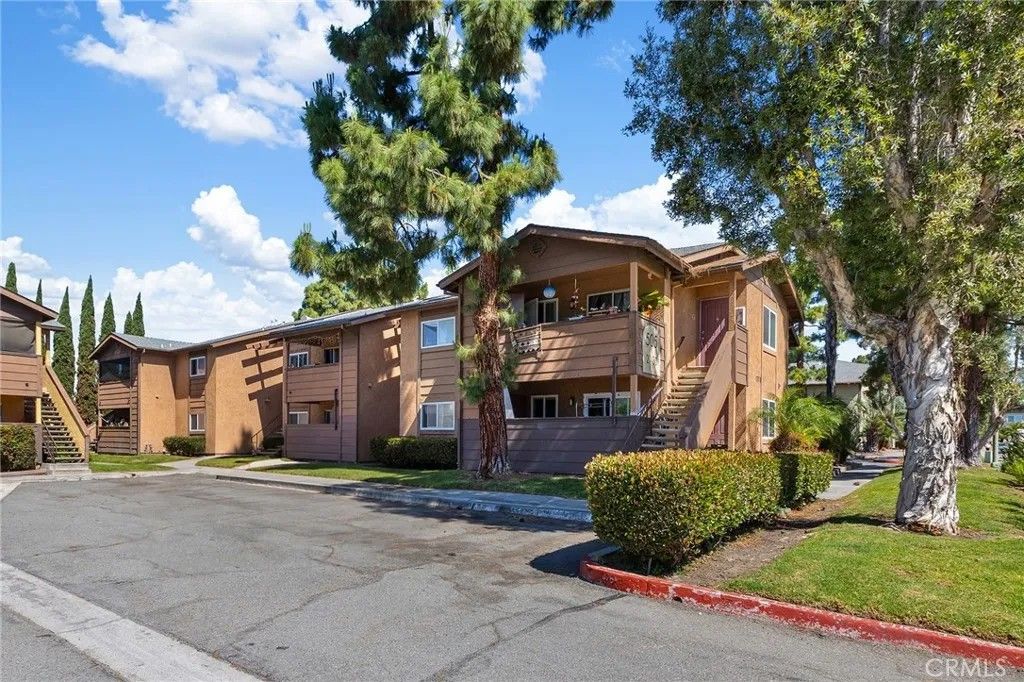 Photo of 505 Calle Montecito #28, Oceanside, CA 92057 (MLS # SW26100225)