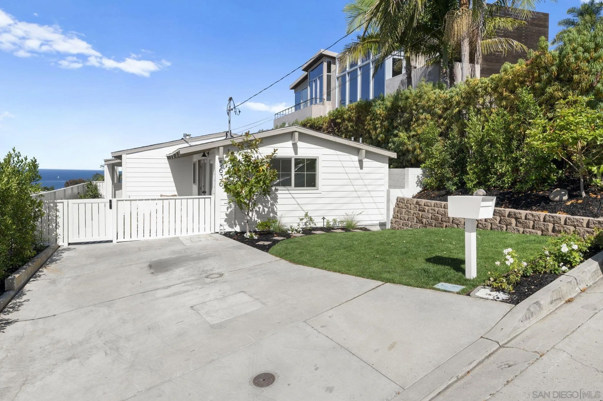 5636 Linda Rosa Ave