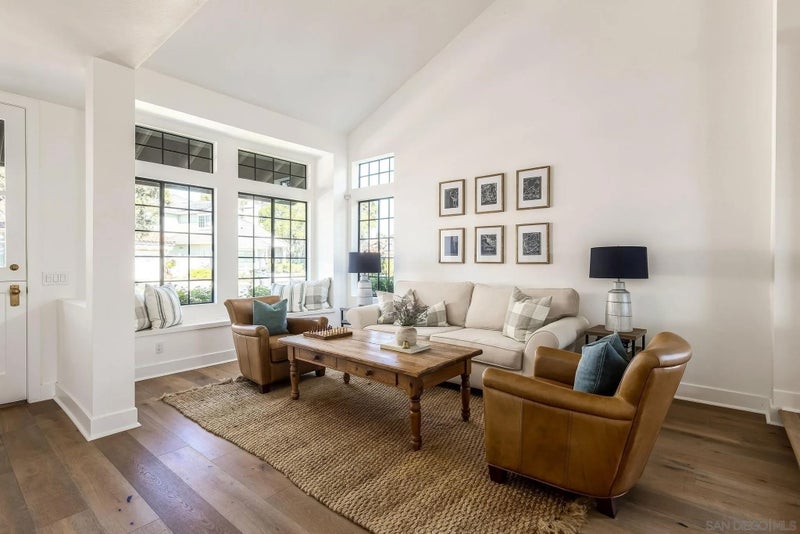 2253 Lagoon View