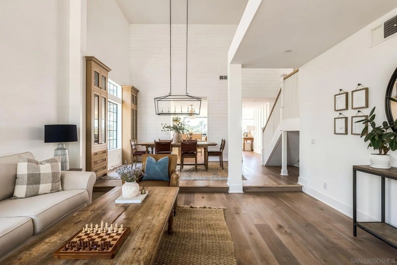 2253 Lagoon View
