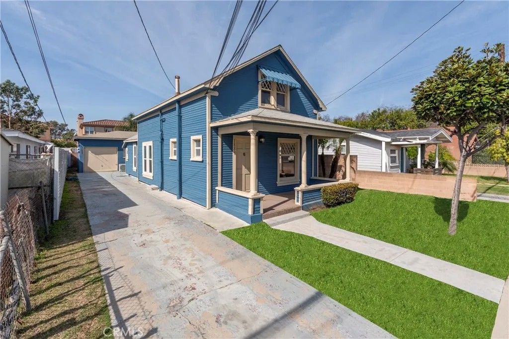 Photo of 1887 Saint Louis Avenue, Signal Hill, CA 90755 (MLS # RS26017646)