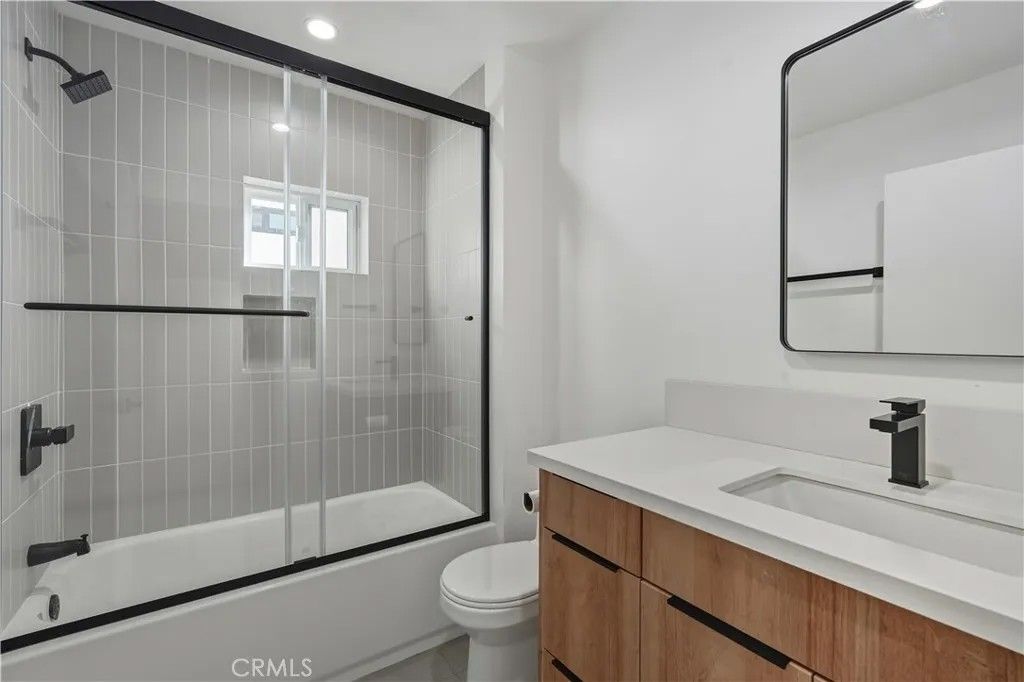 Photo of 121 S Coronado Street, Los Angeles, CA 90057 (MLS # SB26024996)