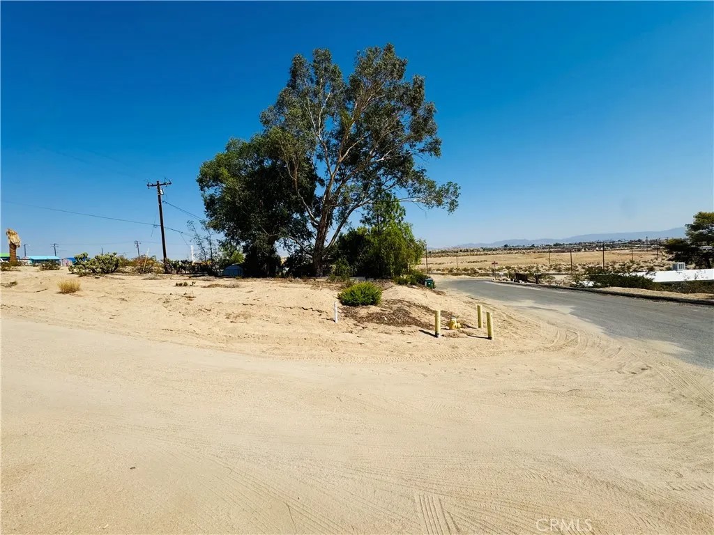 6526 Hillside