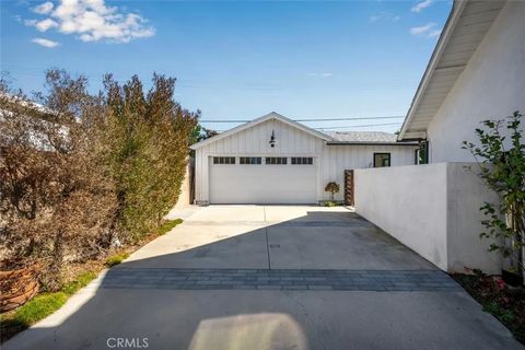 Tiny photo for 11822 Harrisburg Rd, Rossmoor, CA 90720 (MLS # PW25249486)