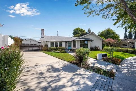 Tiny photo for 11822 Harrisburg Rd, Rossmoor, CA 90720 (MLS # PW25249486)