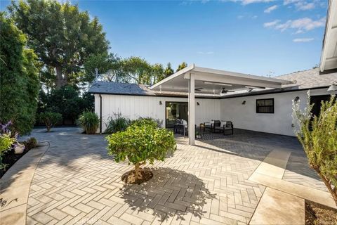 Tiny photo for 11822 Harrisburg Rd, Rossmoor, CA 90720 (MLS # PW25249486)