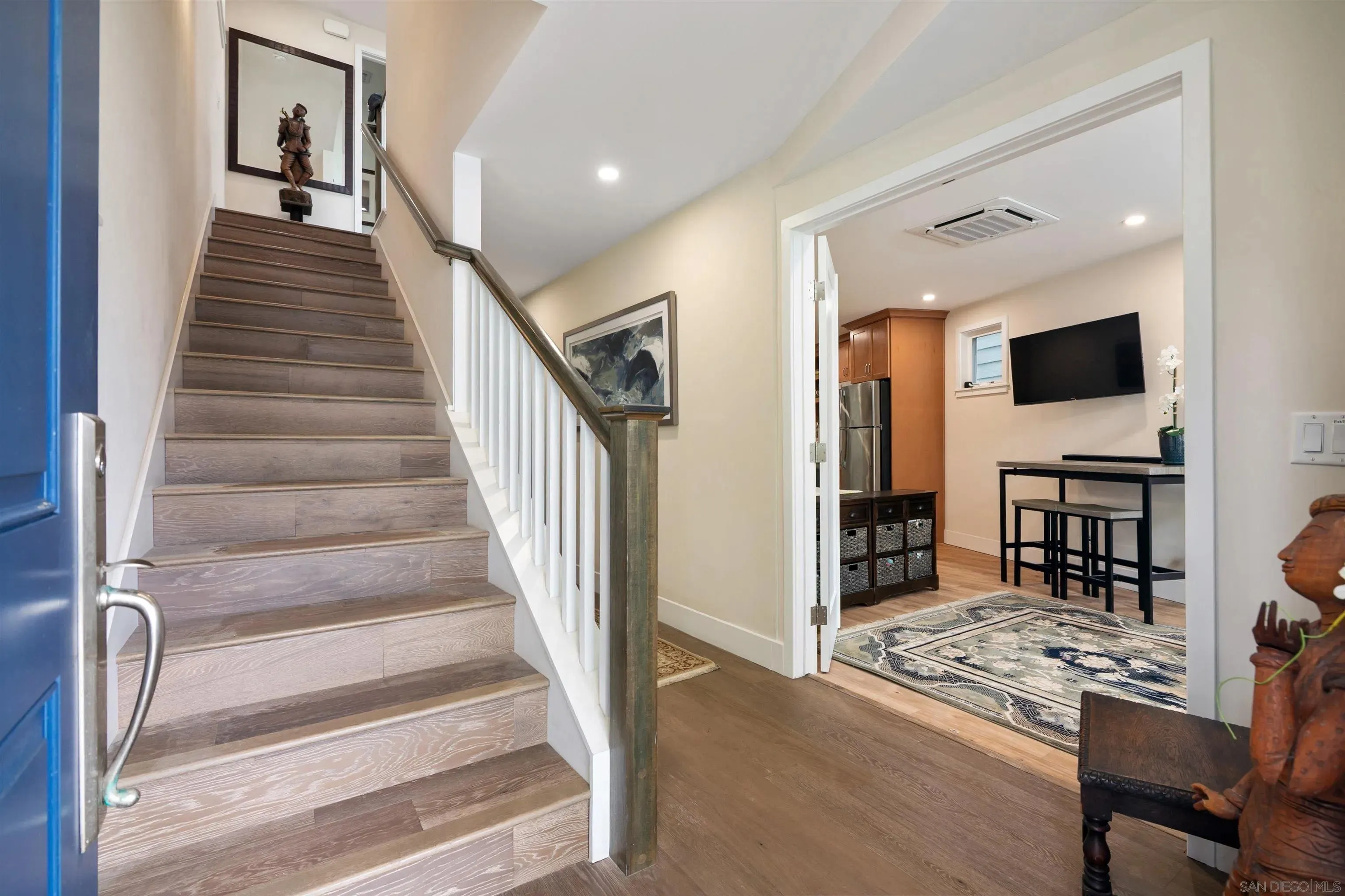 La Jolla, California 92037, United States, 3 Bedrooms Bedrooms, ,5 BathroomsBathrooms,Residential,Active,241582