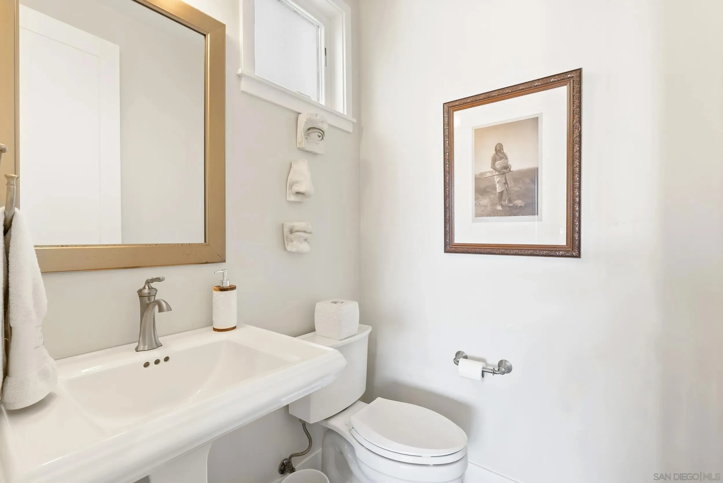 La Jolla, California 92037, United States, 3 Bedrooms Bedrooms, ,5 BathroomsBathrooms,Residential,Active,241582