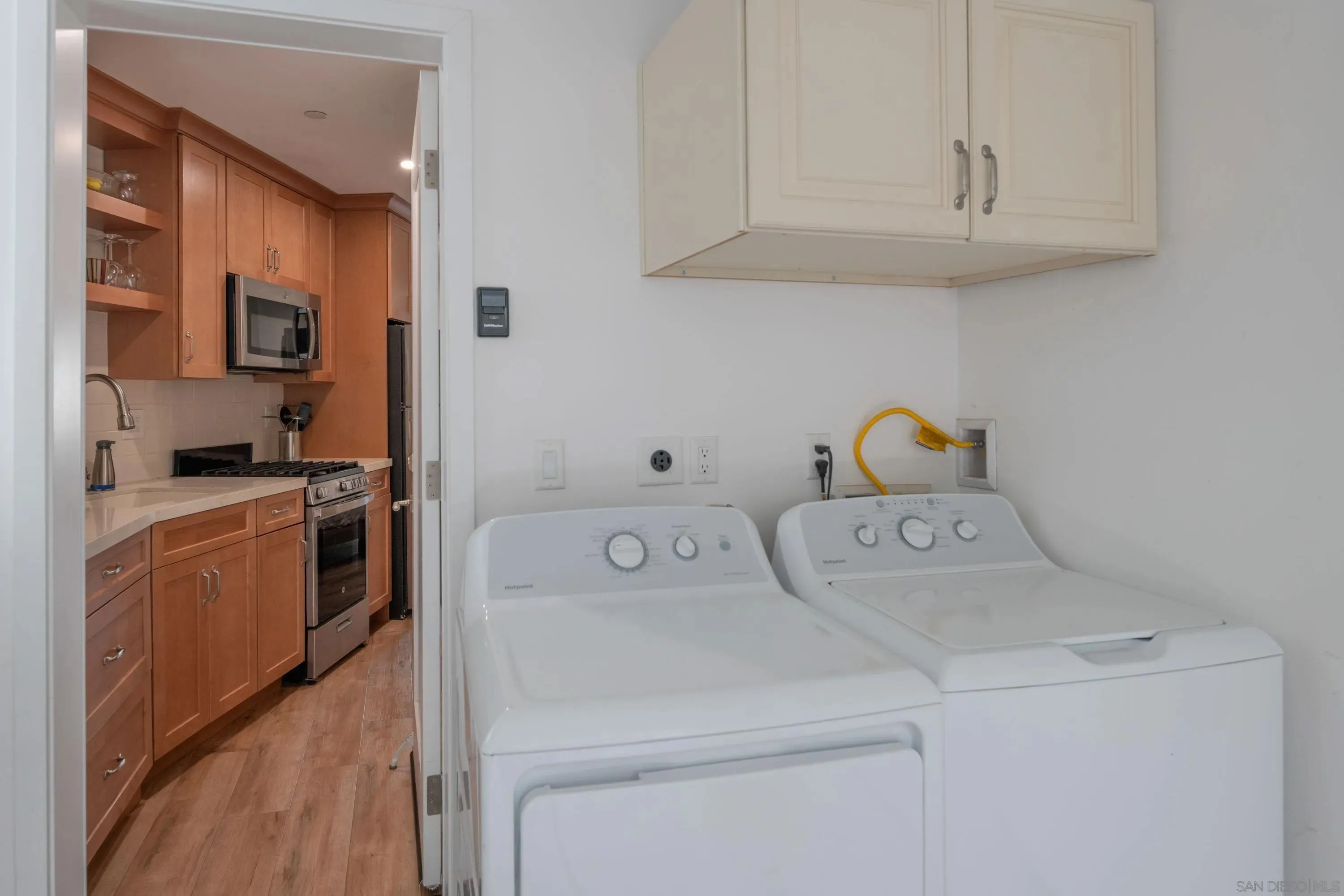 La Jolla, California 92037, United States, 3 Bedrooms Bedrooms, ,5 BathroomsBathrooms,Residential,Active,241582