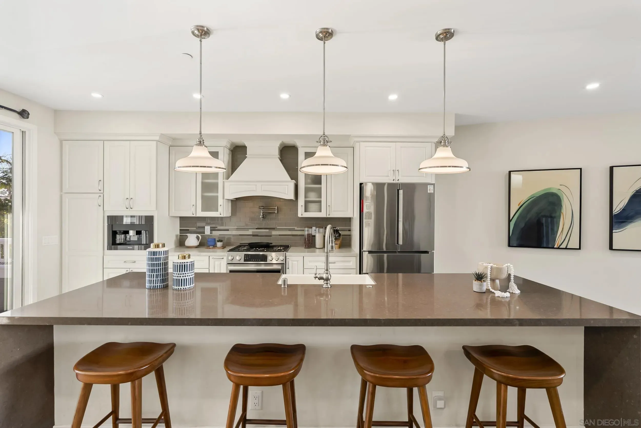 La Jolla, California 92037, United States, 3 Bedrooms Bedrooms, ,5 BathroomsBathrooms,Residential,Active,241582