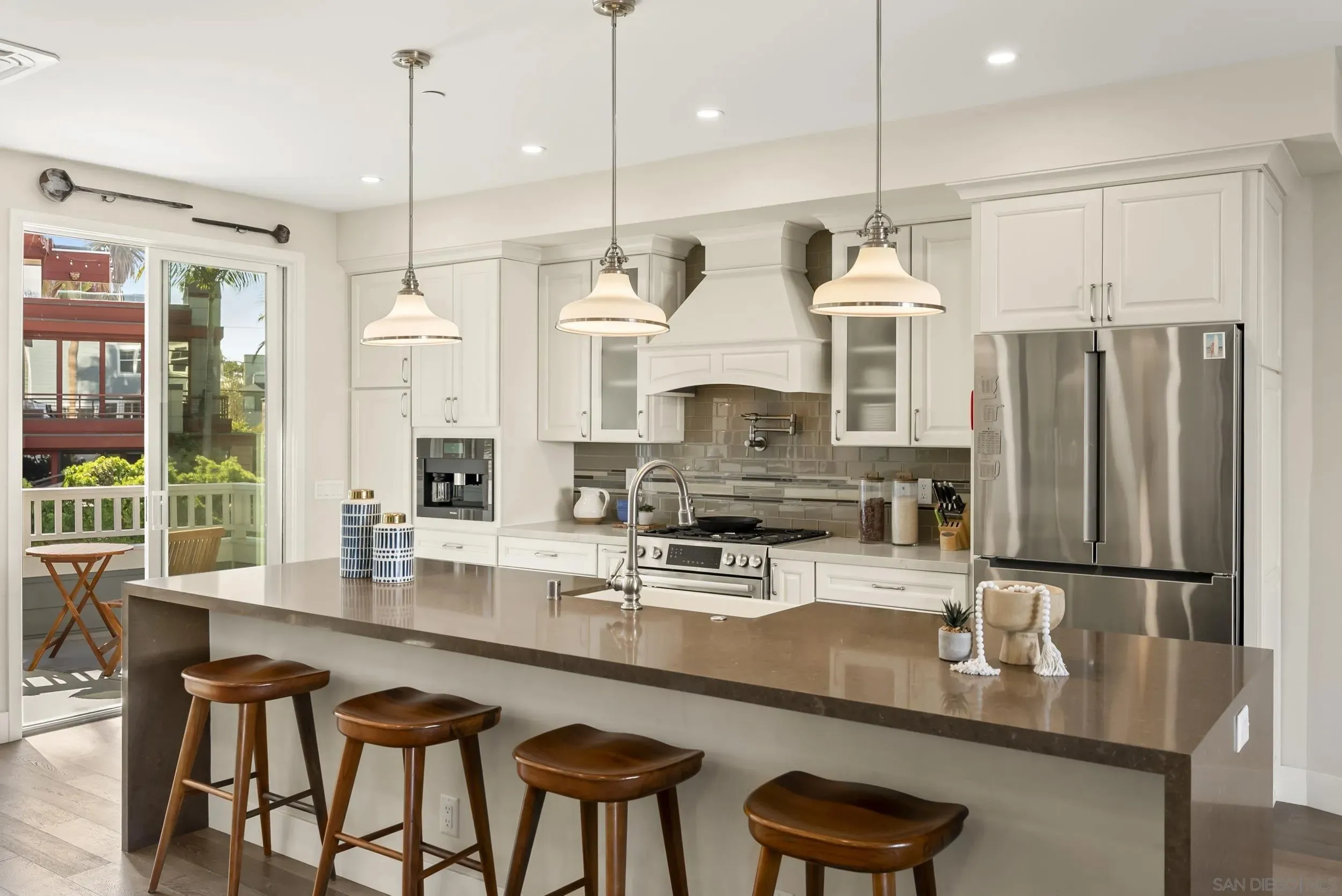 La Jolla, California 92037, United States, 3 Bedrooms Bedrooms, ,5 BathroomsBathrooms,Residential,Active,241582