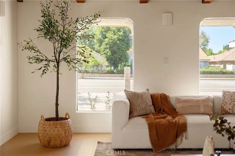 6246 Fallbrook