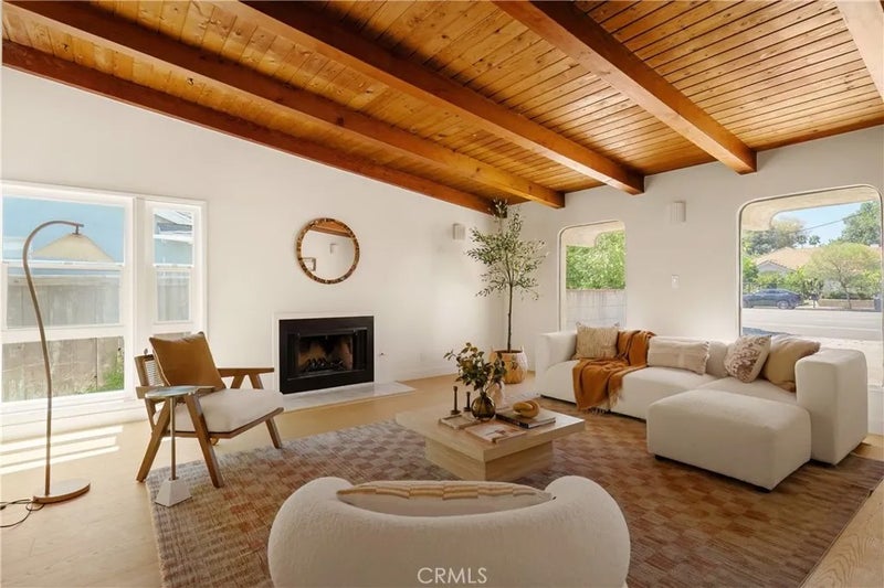 6246 Fallbrook