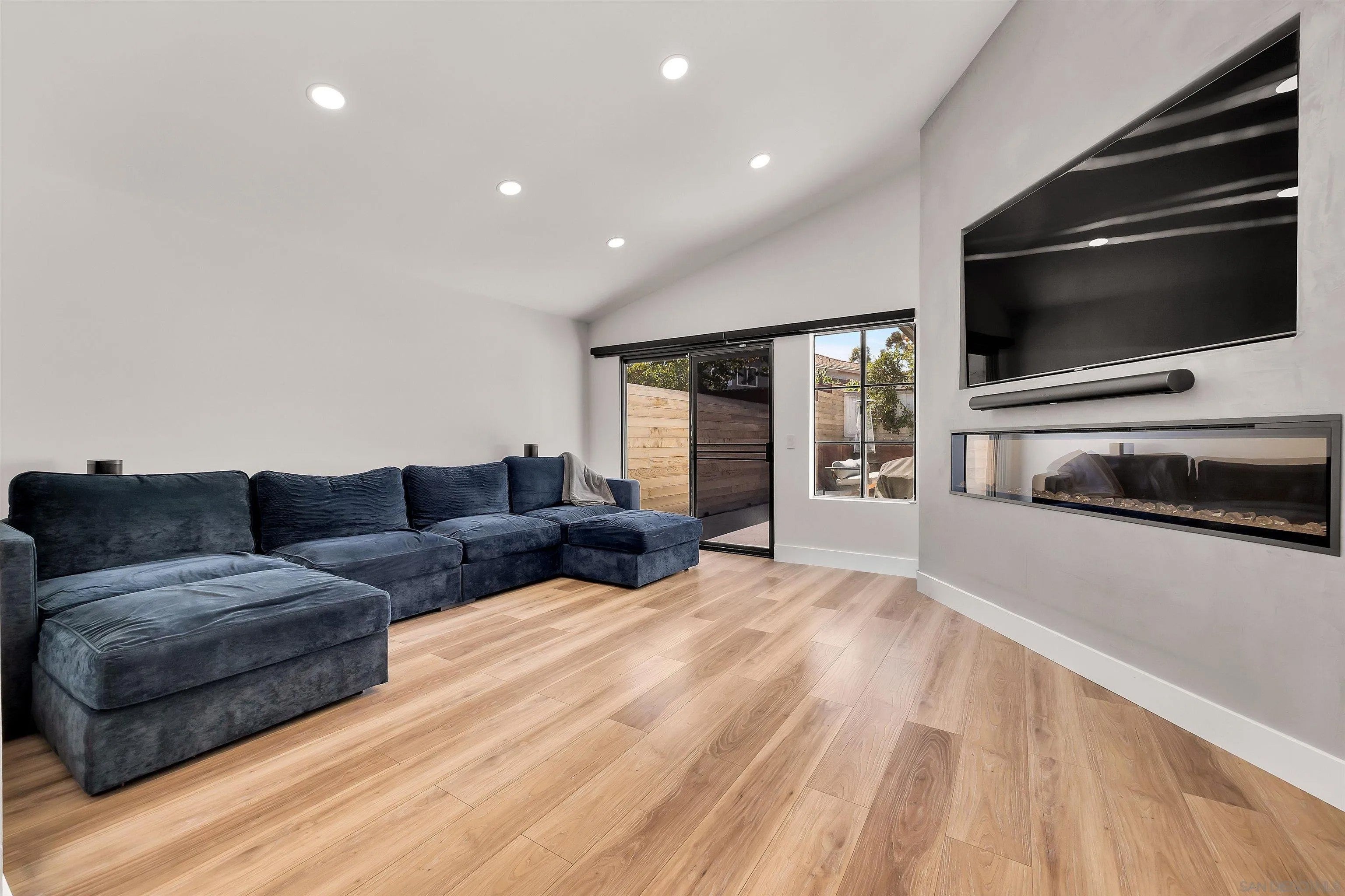 1094 Red Maple